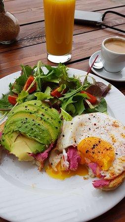 Praga Apartments & Restaurant